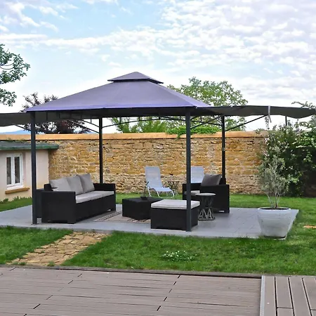 Le Clos Du Cher En Beaujolais Bed & Breakfast 3*