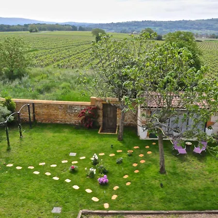 Le Clos Du Cher En Beaujolais Bed & Breakfast 3*